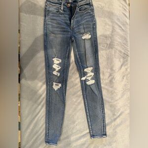 AMERICAN EAGLE APPAREL Ladies Women's Size 2 Blue Distressed Jeans